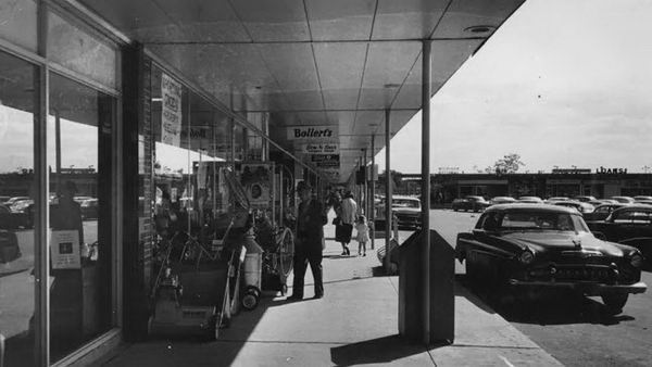 Frandor Shopping Center - Frandor Shopping Center Photo From Lansing State Journal (newer photo)